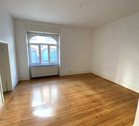 Stilvolle 3-Zimmer-Stadt-Altbau-Wohnung nähe Gutenbergplatz