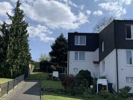 Wohnen mit besonders schöner Terrasse und kleinem eigenen Garten