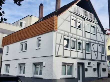 Alt trifft Neu in der Mosbacher Innenstadt: 2,5-Zimmer- Erdgeschosswohnung mit EBK