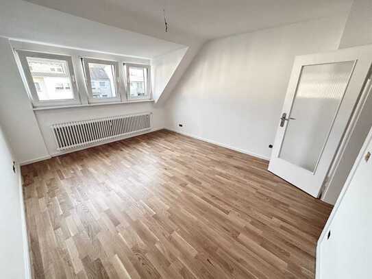 Stilvolle 3-Raum-Dachgeschosswohnung in Leverkusen-Opladen