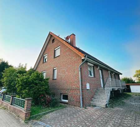 Traumhaftes Einfamilienhaus mit Einliegerwohnung, großem Garten und Garage