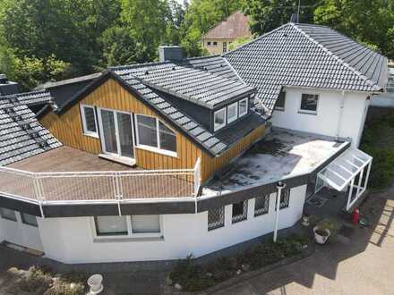 Mehrgenerationenhaus für die " Große " Familie - zzgl. einer Gewerbeeinheit