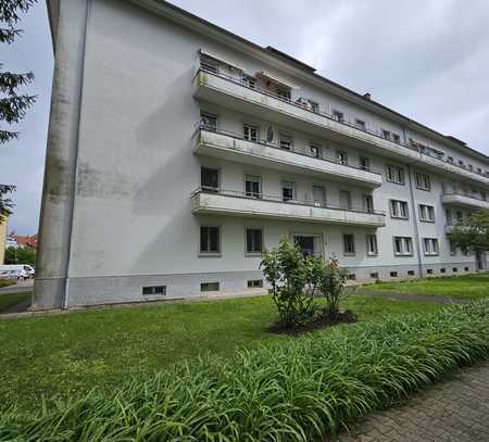 +++ Top geschnittene 3 Zi.-Whg. in ruhiger Lage + ca. 87 qm Wfl. + Balkon + Rastatt +++