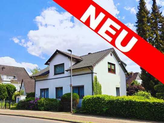 ** Sanierungsbedürftiges Zweifamilienhaus in Best-Lage **