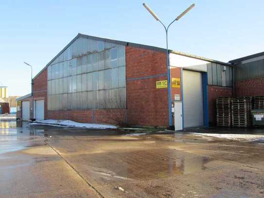 Lagerhalle mit ca. 550 m² in verkehrsgünstiger Lage