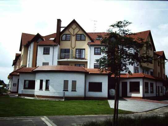 In Rodgau: 2-Zi. Dachgeschosswohnung mit Balkon