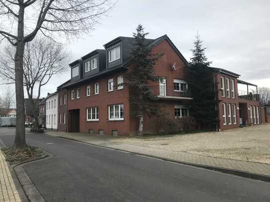 Gepflegtes Einfamilienhaus mit sieben Zimmern in Heinsberg, Heinsberg