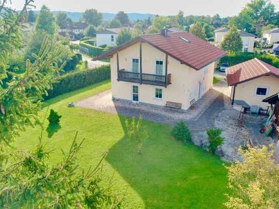 Sie suchen eine moderne neuwertige Immobilie (Niedrigenergiehaus) in ruhiger zentraler Lage?