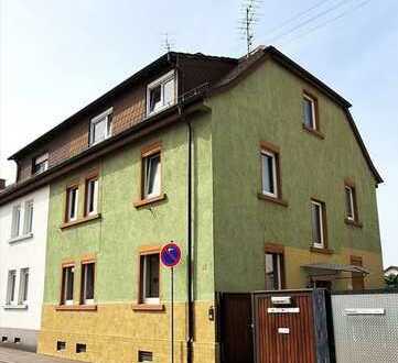 Mehrfamilienhaus mit 4 Wohnungen und schönen kleinen Garten