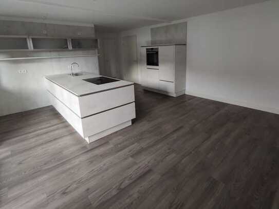 Sonnige 2-Zimmer-Wohnung mit Balkon und TG-Stellplatz
