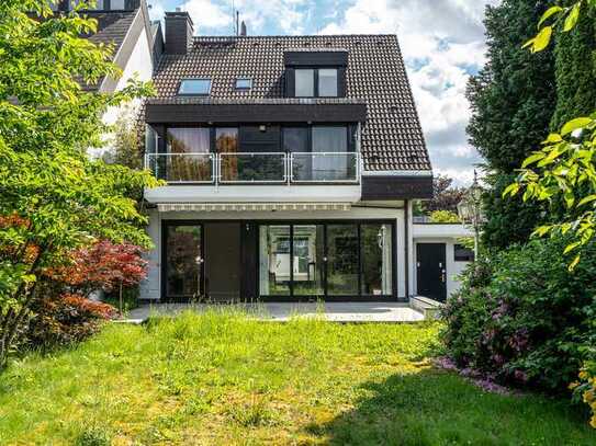 Leben & Arbeiten mit Blick auf Feld & Wald. Bezauberndes Zweifamilienhaus in Bestlage Haarzopf.