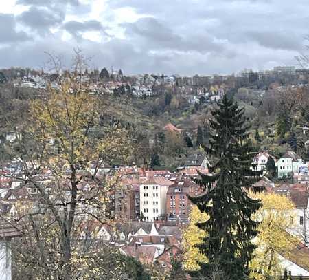 Gehobene 3,5-Zimmer-Altbauwohnung mit Aussicht, Halbhöhenlage Stuttgart- Süd