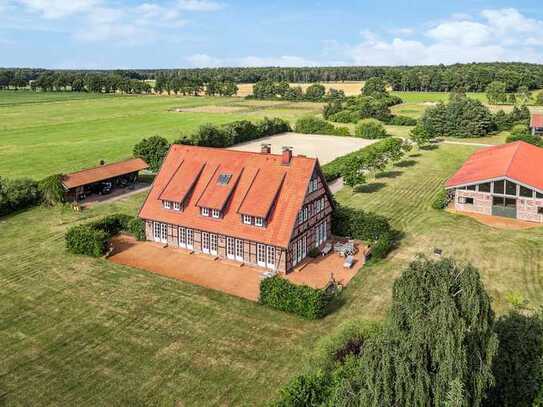 Exklusives Reitsportanwesen mit luxuriösem Fachwerk-Herrenhaus