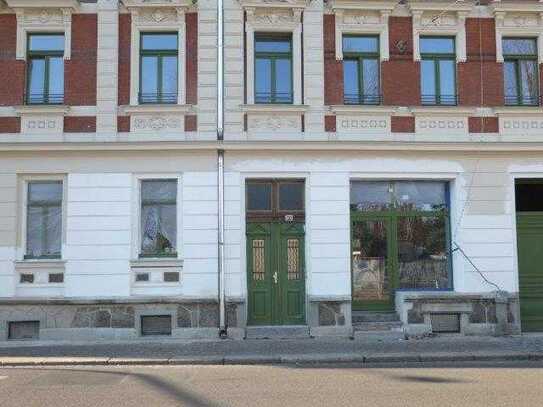 Ladenlokal / Gewerberaum mit Fußbodenheizung, Terrasse und Pkw-Stellplatz