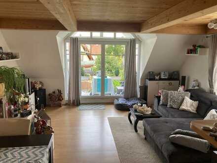 Gepflegte Maisonette-Wohnung mit 2 Zimmern, EBK und Loggia in Bickenbach