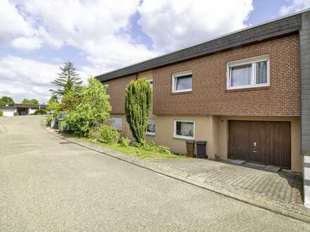 Für die Großfamilie: gepflegtes Haus mit mehreren Wohnmöglichkeiten in ruhiger Lage