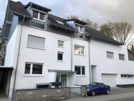 Helle, geräumige und renovierte 2-Zimmer-Wohnung mit Balkon in guter Lage in Dieburg
