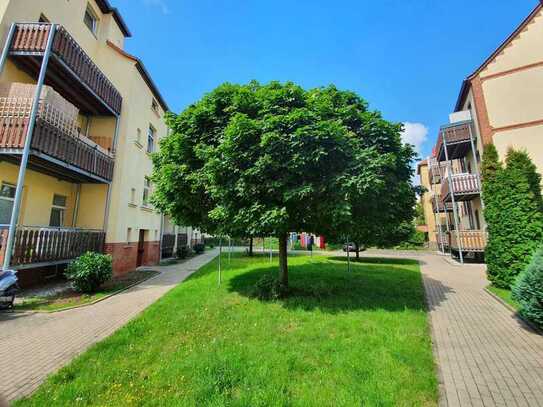 ruhige Lage: saniert, Tageslichtbad mit Wanne, Balkon, Einbauküche