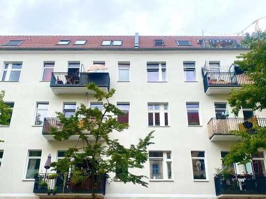 Großzügige Erdgeschosswohnung mit Altbaucharme