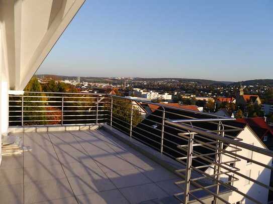 Neuwertige - Moderne 3-Zimmer Dachgeschosswohnung mit herrlicher Terasse