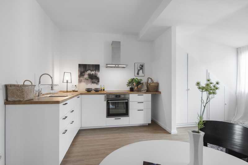 *SANIERTE 2 ZI WOHNUNG MIT BALKON* - DÜSSELDORF STADTMITTE