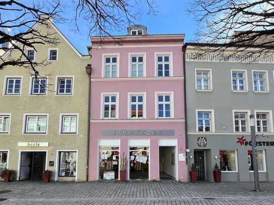 1 A – Lage in der Weilheimer Fußgängerzone
Direkt an der Mariensäule. Erdgeschoss. Zentral.