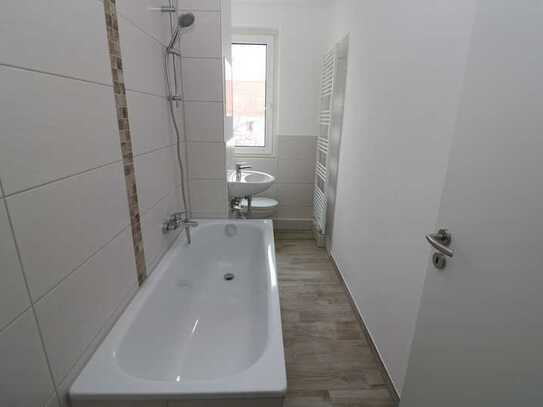 *We are family* - modernisierte 4RW mit Badewanne und Balkon