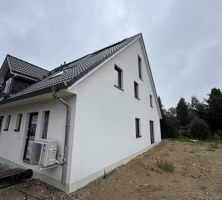 Neubau Reihenhaus für Familien in ruhiger Umgebung