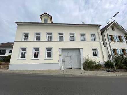 Kernsaniertes MFH mit großem Grundstück und separatem Grundstück für 2 Doppelhäuser