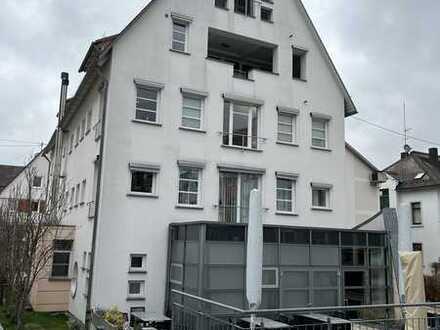 Zentrale Café- und Restauranträumlichkeiten in der Hauptstraße von Ehingen