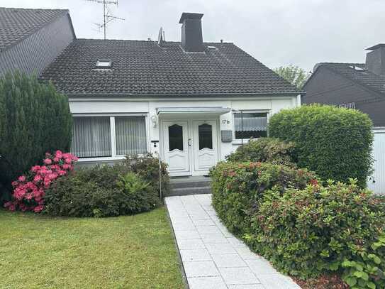 "Hier finden Sie Ihre Ruhe" Geräumige Doppelhaushälfte mit Garten in Mettmann- Metzkausen