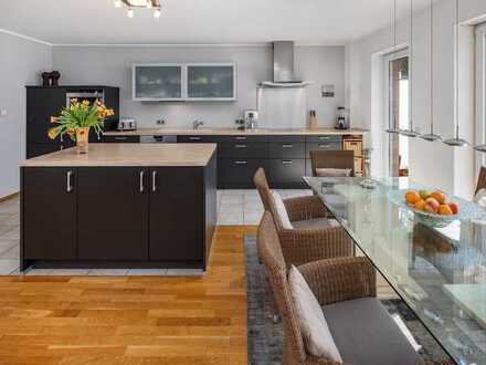 Von privat: Neuwertige, barrierefreie Wohnung mit Waldblick