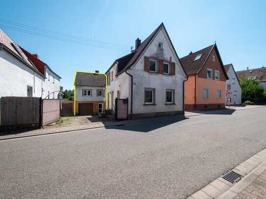 Einfamilienhaus mit ca. 700 m² großem Garten und Garage/Stellplatz