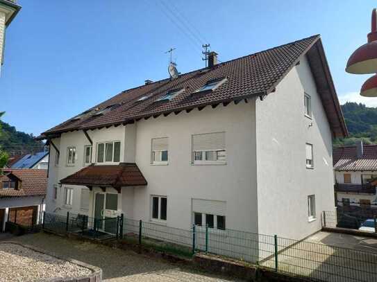 Charmante und gepflegte 3-Zimmer Wohnung in Gernsbach-Obertsrot.