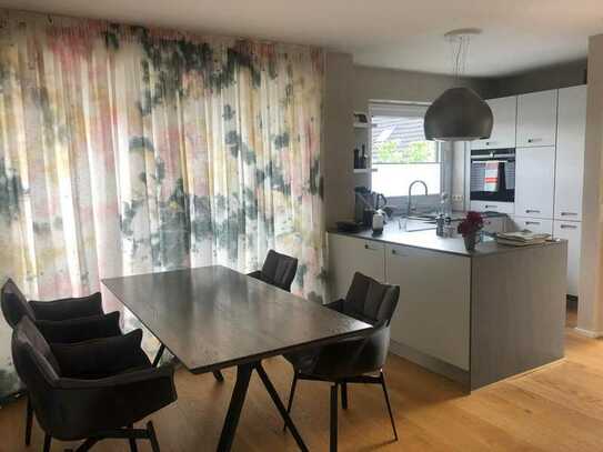 Exklusive 3,5-Raum-Maisonette-Wohnung mit gehobener Innenausstattung mit EBK in Essen Heidhausen