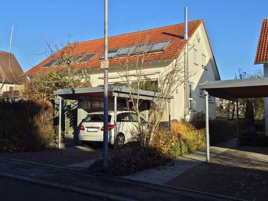 Moderne DHH mit 5 Zimmern & 135 m² - Tolle Lage in Herrenberg-Kuppingen