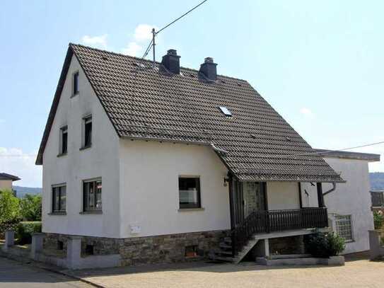 Idyllischer Familienwohnsitz mit traumhaftem Fernblick!