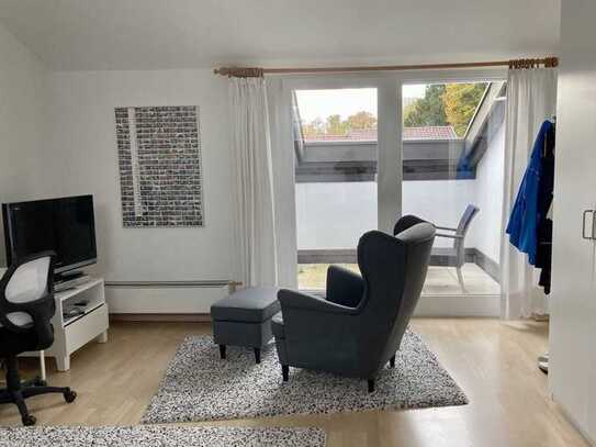 Stilvoll möbliertes Appartement (ca. 40 m²) mit Dachterrasse und Stellplatz in ruhiger Lage