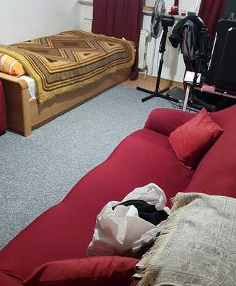 Sanierte 5-Zimmer-Wohnung mit Einbauküche in Zell