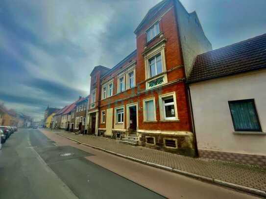 Teilsaniertes Mehrfamilienhaus in Top-Lage