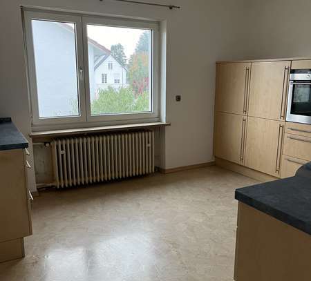 Helle 4-Zimmer-Wohnung mit Balkon und Einbauküche in Ingolstadt