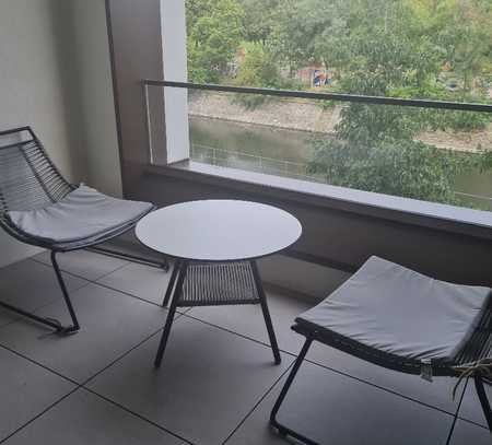 2 Zimmer Wohnung mit Blick auf den Kanal