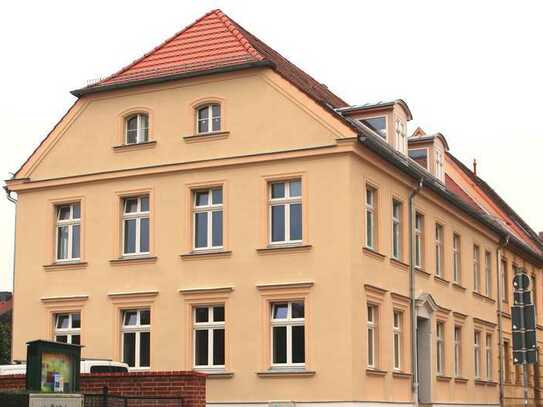 Geschmackvolle Hochparterre-Whg. mit Seeblick, 2 Zi., große Hochterrasse und gehobene EBK Südseite