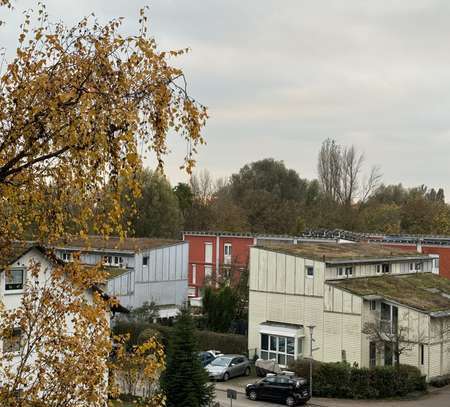 Exklusiv am Bruchsee: Schöne, helle 3-Zimmer Wohnung mit Balkon und Einbauküche