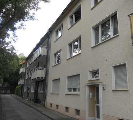 Nur noch einziehen ! 45m²-Wohnung mit Balkon im 2. Obergeschoss