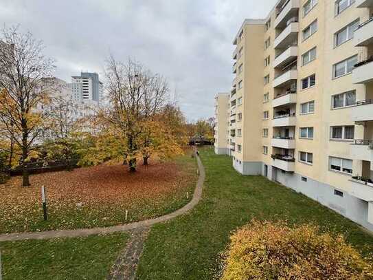 Bezugsfreie, charmante Wohnung mit Balkon und Blick ins Grüne