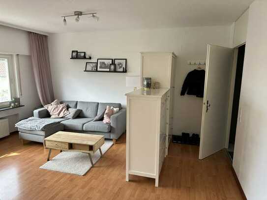 Helle, gepflegte 2-Zimmer-Wohnung mit Balkon und Einbauküche in Leinfelden-Echterdingen