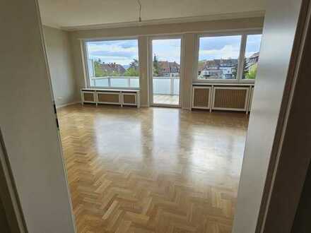 KL-Lindenhof helle 3.5ZKB 106m² GäWC EBK Balkon 2.OG Fußbodenhz. Bad, Erstbezug n. Sanierung