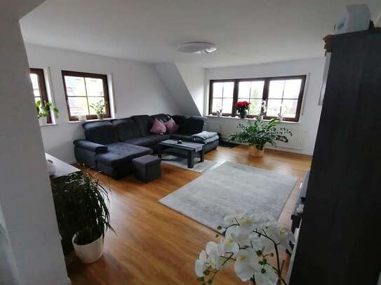 6 Zi. Whg., 140qm, Balkon, eigener Garten, incl. EBK, Garage, Neunkirchen a. Br.