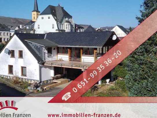 Top-Lage Trittenheim: Einfamilienhaus mit Moselblick, mit Modernisierungsbedarf, 2 Kaminen, Garten u